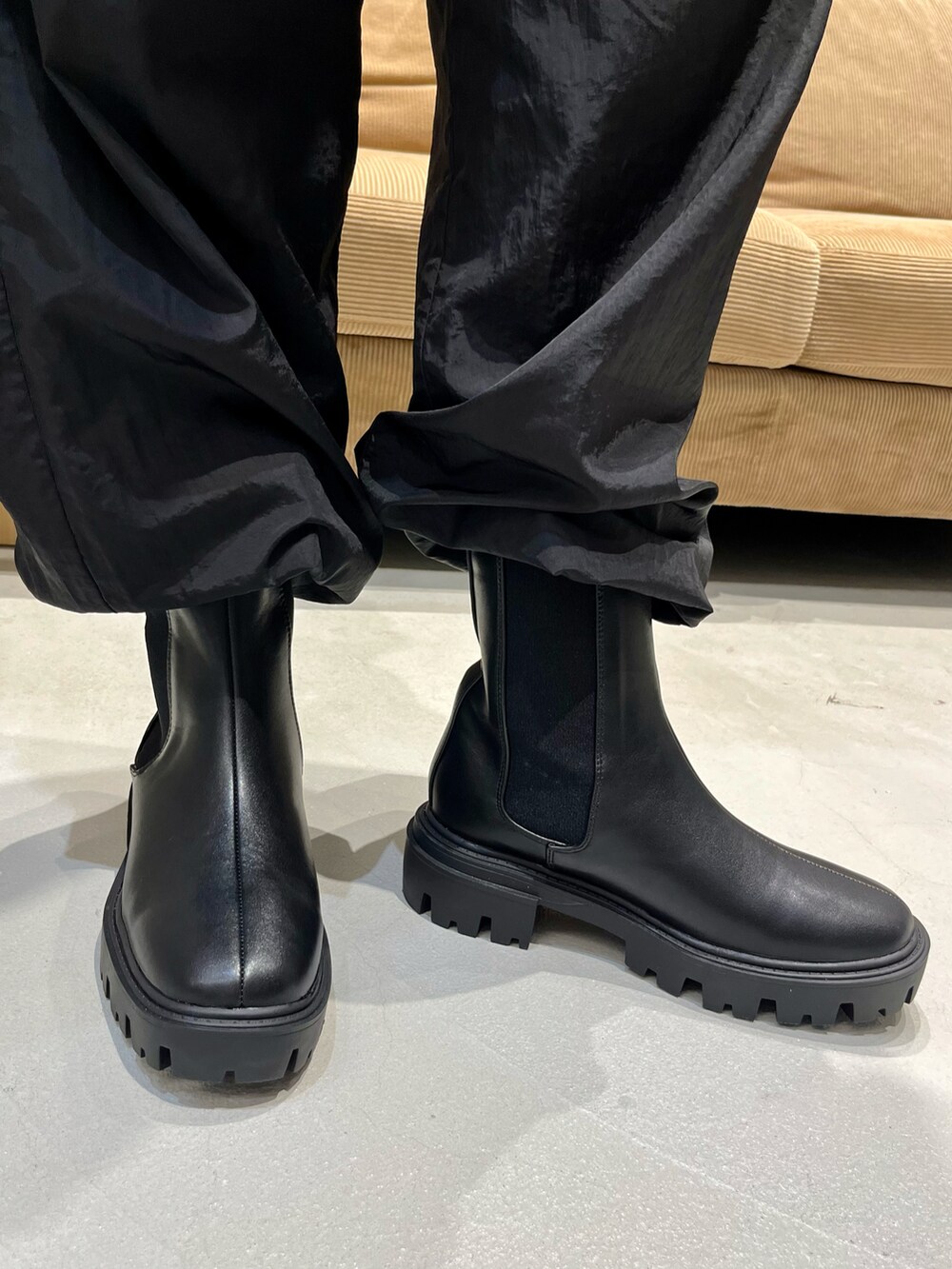 「Kastane、kastane_ootd、パンツコーデ、ブラウス、ドロストパンツ、低身長、低身長女子、低身長コーデ、カジュアル」｜「Kastaneのポコポコ7分袖プルオーバー（Tシャツ/カットソー、ホワイト系）」を使った、KOUTA CHIHIROさん（レディース・153cm）の夏コーディネートの5枚目の写真