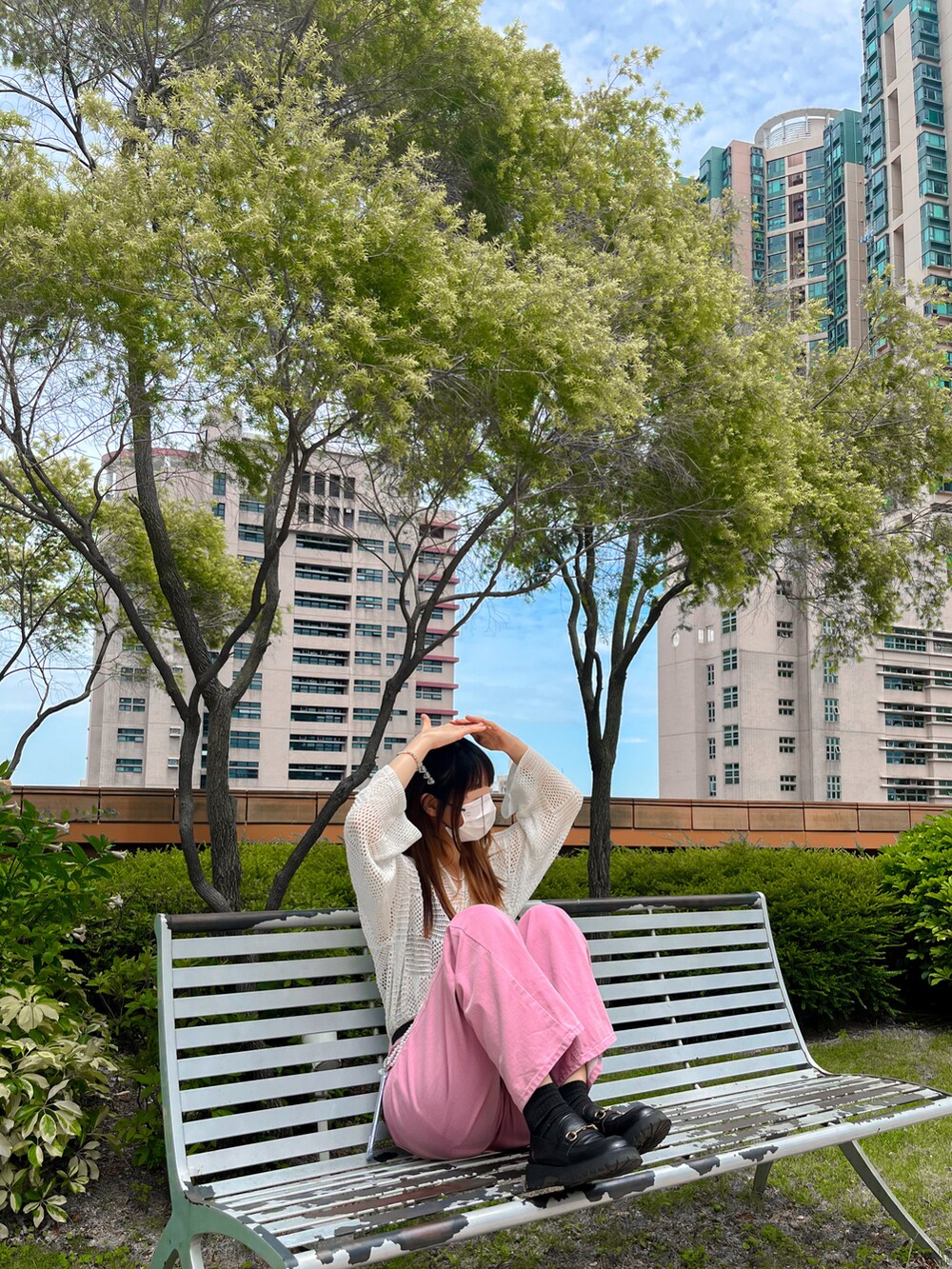 「no brandのアイテム（ローファー、ブラック系）」を使った、wearareyou?さん（レディース・168cm）の春コーディネートの2枚目の写真