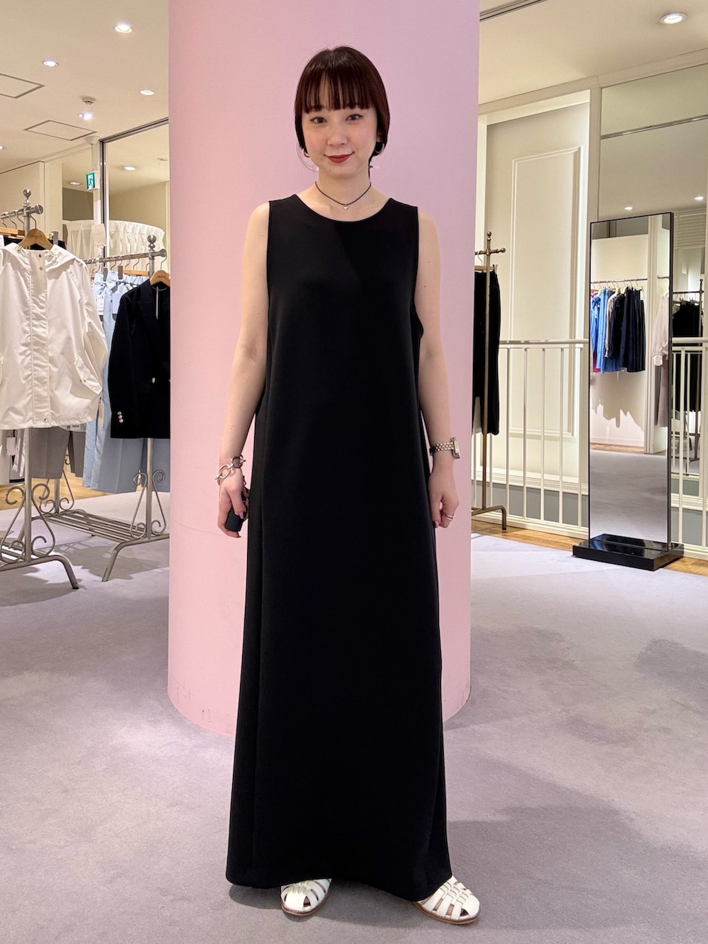 「大人カジュアル、休日スタイル、おでかけコーデ、今日のコーデ、ゆるコーデ、カジュアルスタイル、オトナカワイイ、キレイめコーデ、大人ファッション、楽チンコーデ、大人コーデ、サンダル、シンプルスタイル、シアー、ブルゾン」｜「NOLLEY’Sのウォッシャブルブライトローンショートブルゾン（ブルゾン、ホワイト系）」を使った、nol hirataさん（骨格ウェーブ・レディース・155cm）の春コーディネートの5枚目の写真