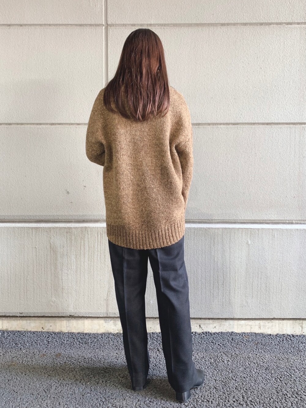 「パンツ、ブーツ、コクーンシルエット、ハイネックニット、ストレートパンツ、WAREHOUSE、ニットコーデ、items、ITEMS URBANRESEARCH、アイテムズアーバンリサーチ」｜「ITEMS URBANRESEARCHのアイテム（パンツ、ブラック系）」を使った、manaさん（レディース・160cm）の秋コーディネートの3枚目の写真