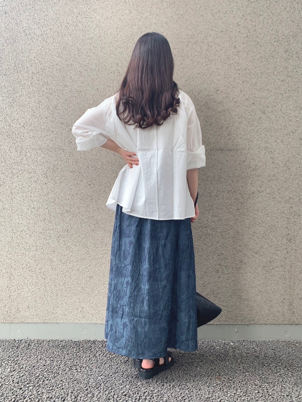 manaさんの「グルカサンダル（ITEMS URBANRESEARCH）」を使ったコーディネートの4枚目の写真