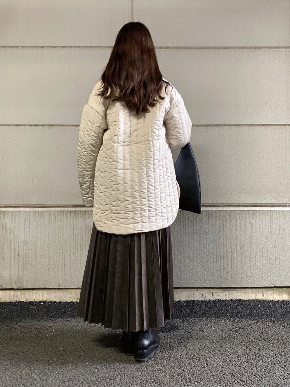 manaさんの「PUトライアングルトート（ITEMS URBANRESEARCH）」を使ったコーディネートの3枚目の写真