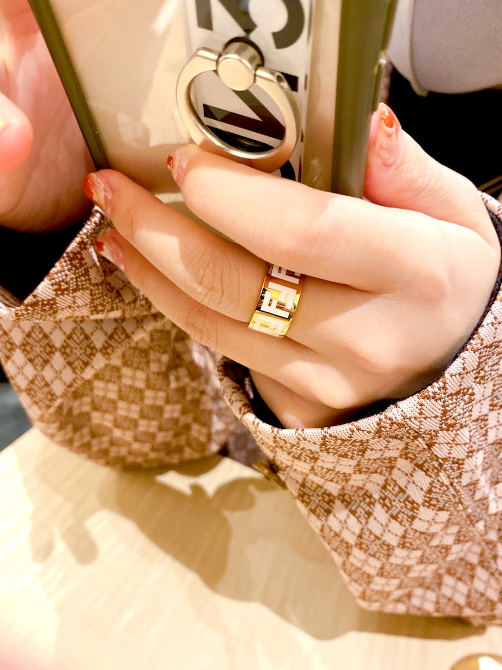 「休日スタイル、休日コーデ、冬、ジャケットコーデ、NEEDLES、AMERI、UN3D.、CULLNI、スカートスタイル、FENDI」｜「Needlesのアイテム（ジャケット/アウター、その他）」を使った、ゆーさん（レディース・160cm）の冬コーディネートの4枚目の写真