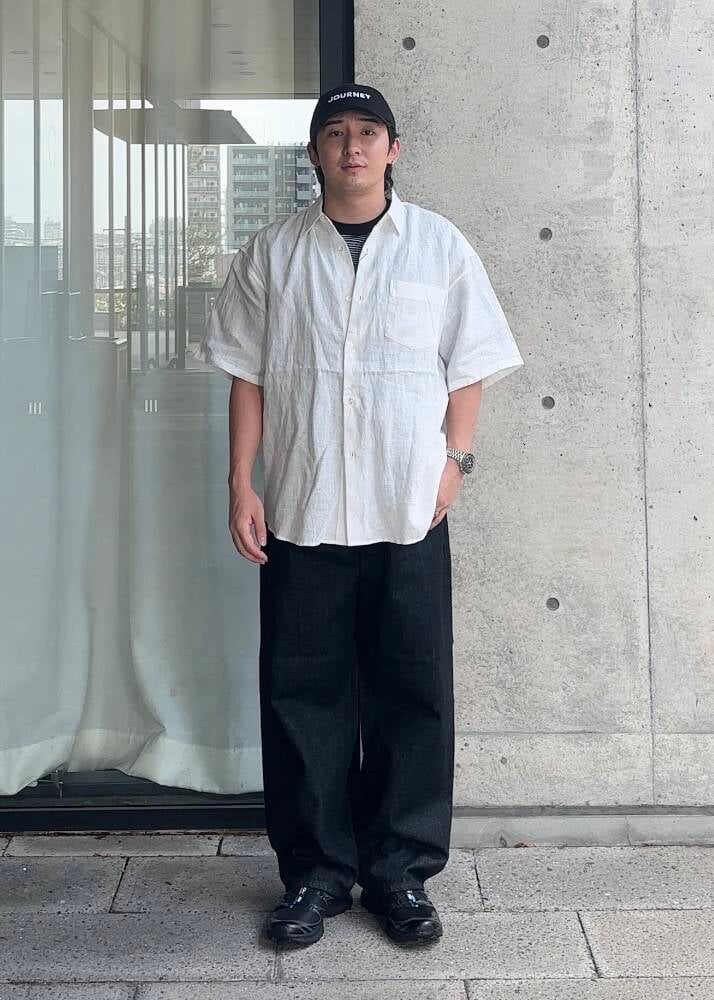 「ワイドパンツ、newarrival、オフィスカジュアル、URTECH、旅行コーデ、紫外線対策、帰省コーデ、水際アイテム、今から使える秋の先取りコーデ、ここでしか手に入らない別注アイテム、私のイチ推しブランド、スタッフのこれ買いました、uv対策×通勤スタイル、私が選ぶセールアイテム25ss、熱中症対策」｜「Russell Athleticの『別注』RUSSELL ATHLETIC×UR　BORDER SHORT-SLEEVE TEE（Tシャツ/カットソー、ブラック系）」を使った、ｵｶｲﾖｼﾋﾃﾞさん（メンズ・167cm）の夏コーディネートの3枚目の写真