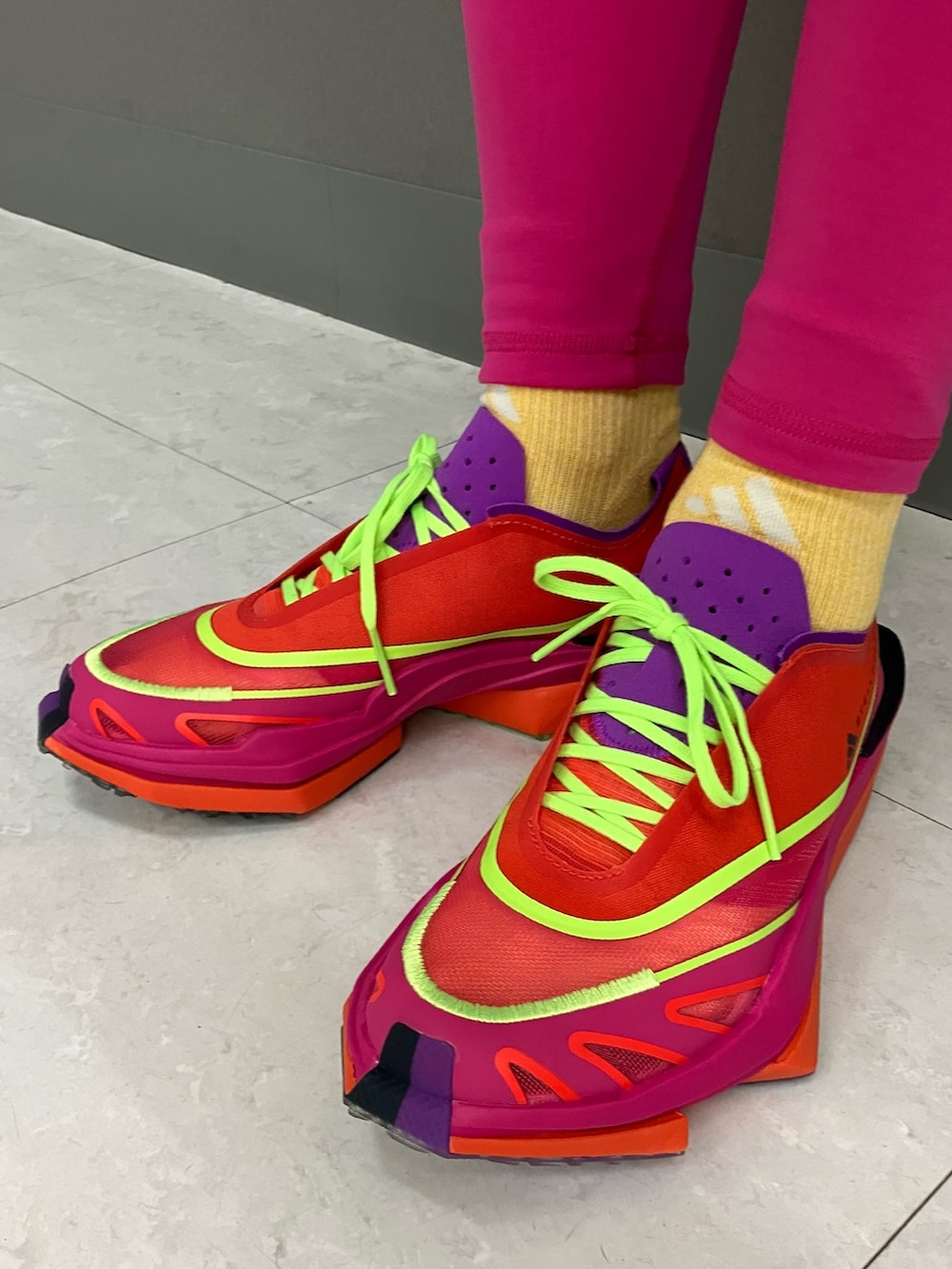 adidas by Stella McCartney アースライト 2.0 / adidas by Stella