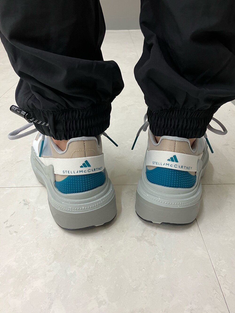 ★新品★ adidas by Stella McCartney カジュアルパンツ adidas by Stella McCartney Straight Leg Pants - Black | Free