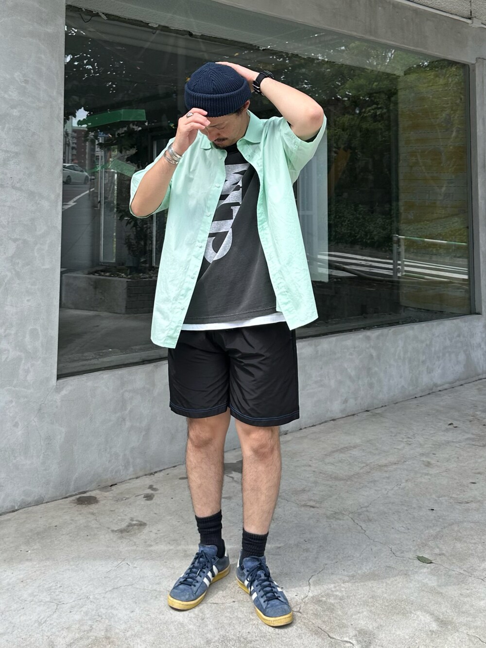 「きれいめカジュアル、夏だ！Tシャツ着よう！、シンプルコーデ、ストリート、ビッグシルエット、レイヤードスタイル、淡色コーデ、ハーフパンツ、夏コーデ、シンプル、Ｔシャツ、低身長コーデ、スニーカーコーデ、スポーツミックス、adidas」｜「CIAOPANIC TYPYの【新色追加！】ブロードビッグ半袖シャツ（シャツ/ブラウス、グリーン系）」を使った、iamjoe1008さん（メンズ・170cm）の夏コーディネートの4枚目の写真