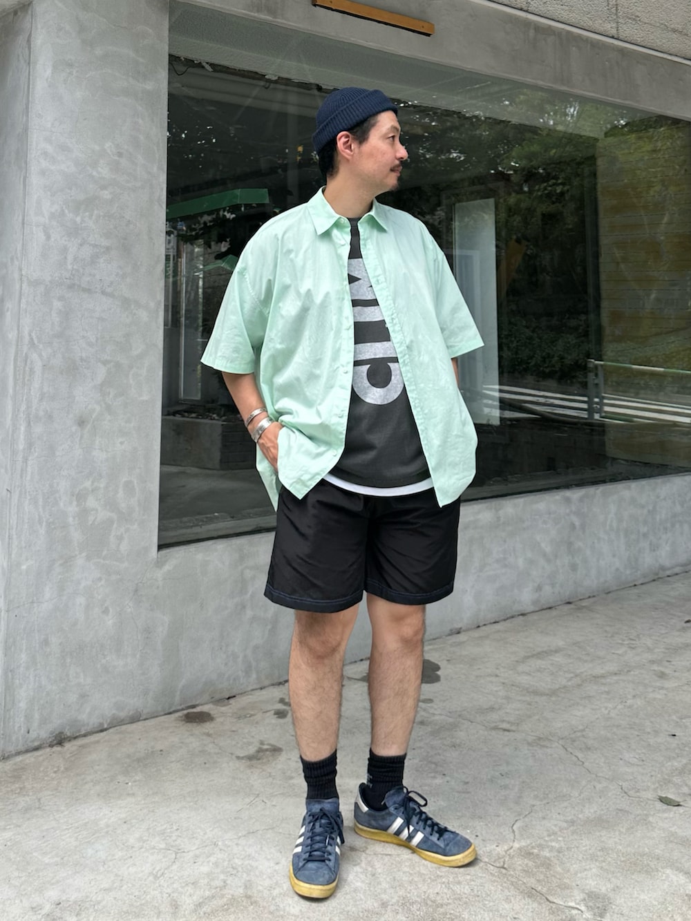 「きれいめカジュアル、夏だ！Tシャツ着よう！、シンプルコーデ、ストリート、ビッグシルエット、レイヤードスタイル、淡色コーデ、ハーフパンツ、夏コーデ、シンプル、Ｔシャツ、低身長コーデ、スニーカーコーデ、スポーツミックス、adidas」｜「CIAOPANIC TYPYの【新色追加！】ブロードビッグ半袖シャツ（シャツ/ブラウス、グリーン系）」を使った、iamjoe1008さん（メンズ・170cm）の夏コーディネートの3枚目の写真