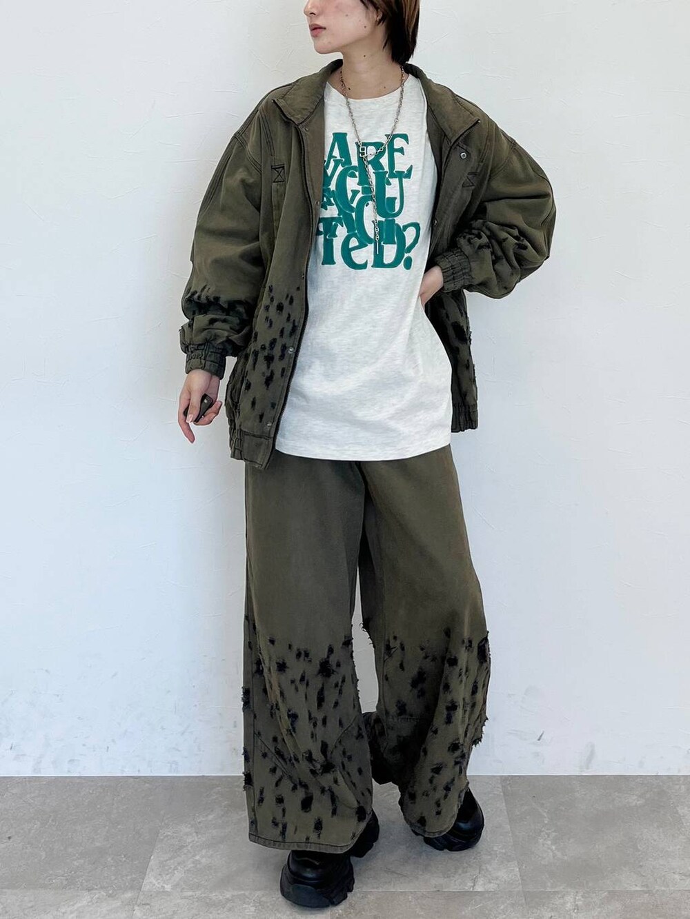 「メンズライク、カジュアル、モード、PAGEBOY、Anui」｜「PAGEBOYのプラットチャンキースニーカー（スニーカー、ブラック系）」を使った、なっつさん（レディース・164cm）の秋コーディネートの2枚目の写真