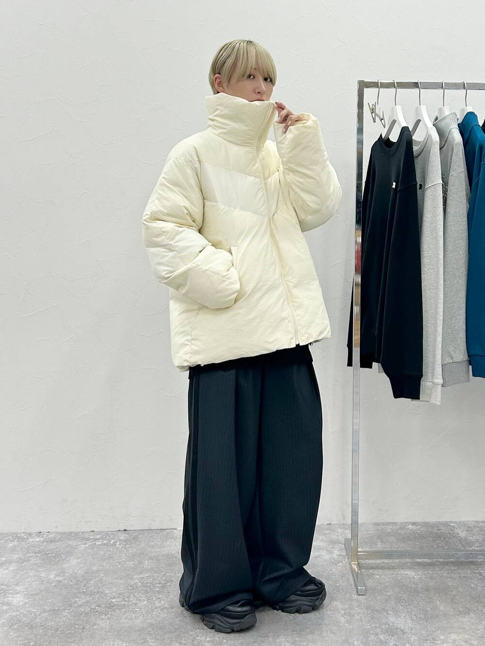 「メンズライク、カジュアル、モード、PAGEBOY、Anui」｜「PAGEBOYのプラットチャンキースニーカー（スニーカー、ブラック系）」を使った、なっつさん（レディース・164cm）の秋コーディネートの3枚目の写真