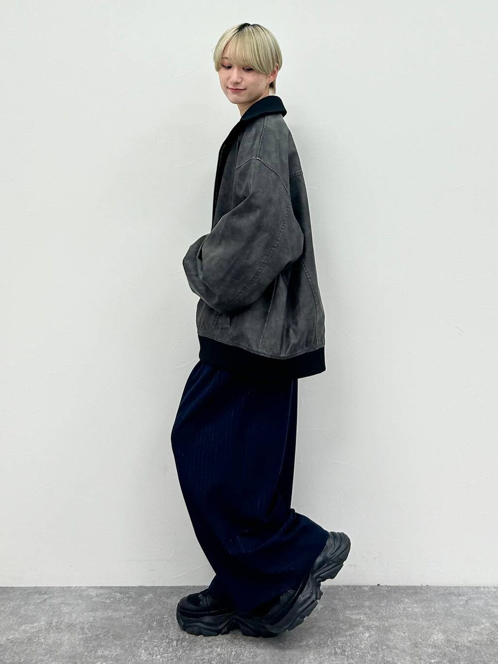 「メンズライク、カジュアル、モード、PAGEBOY、Anui、HARE」｜「PAGEBOYのプラットチャンキースニーカー（スニーカー、ブラック系）」を使った、なっつさん（レディース・164cm）の冬コーディネートの3枚目の写真