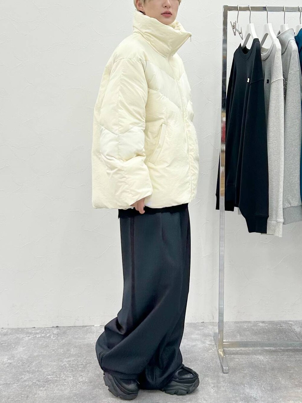 「メンズライク、カジュアル、モード、PAGEBOY、Anui」｜「PAGEBOYのプラットチャンキースニーカー（スニーカー、ブラック系）」を使った、なっつさん（レディース・164cm）の秋コーディネートの5枚目の写真
