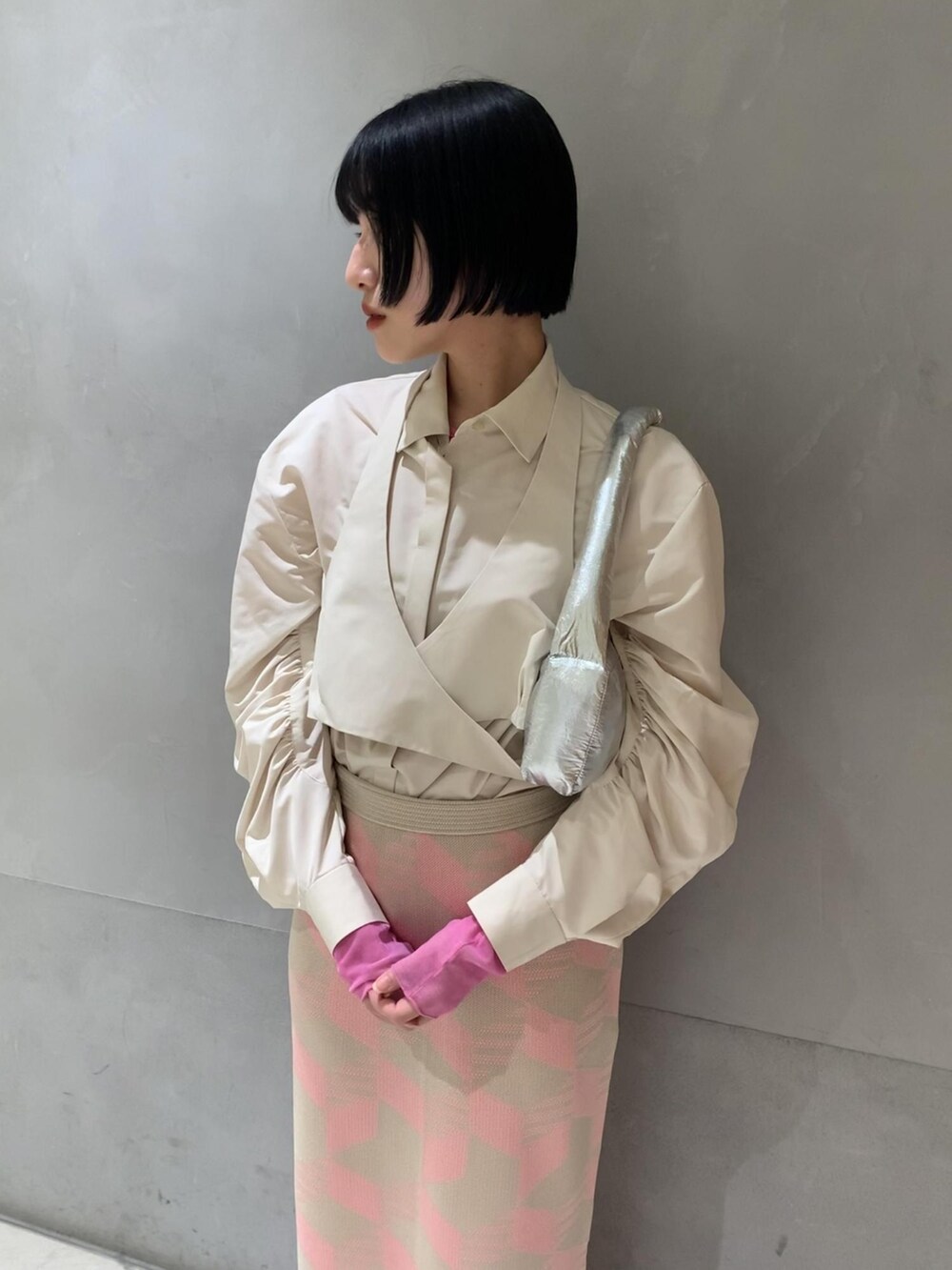 「ピンク、MA-1、アダムエロペ(ADAM ET ROPE')、春、Adam et Rope'、春コーデ、低身長、低身長コーデ、淡色コーデ、低身長女子」｜「ADAM ET ROPE'のビスチェセットシャツ（シャツ/ブラウス、ベージュ系）」を使った、ADAM ET ROPE' STAFFさん（レディース・154cm）の冬コーディネートの5枚目の写真
