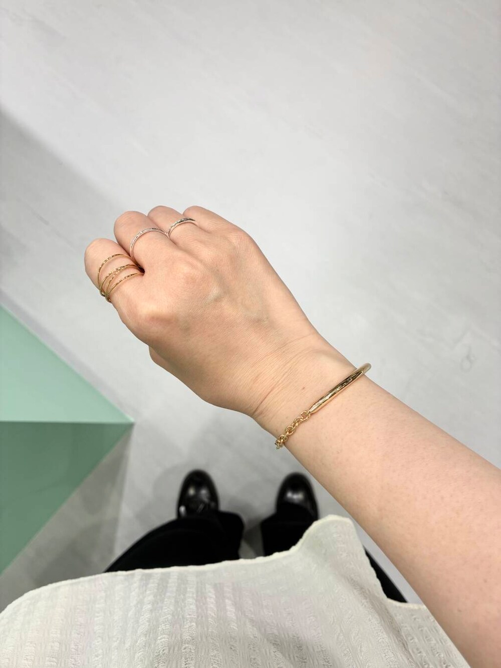 「シルバーアクセ、ネックレス、イヤリング、リング、アクセサリー、シルバーアクセサリー、ゴールドアクセサリー、アクセ、ブレスレット、ゴールドアクセ、フープイヤリング、チェーンブレスレット、セットリング、サージカルステンレス、ステンレス」｜「SMELLYのステンレスミニボール2レイヤードネックレス（ネックレス、ゴールド系）」を使った、　　Rinaさん（レディース・158cm）の夏コーディネートの3枚目の写真