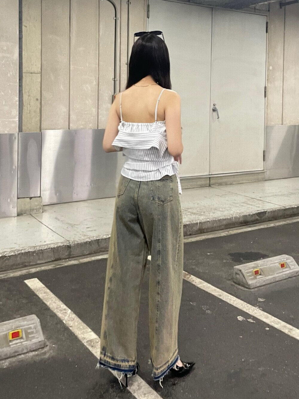 その他のデニムパンツ、その他のシャツ/ブラウスを着用したレディースの夏コーディネートの3枚目の写真