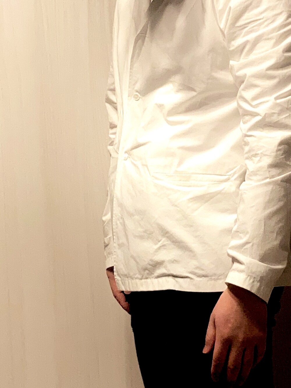 「スタジオニコルソン」｜「STUDIO NICHOLSONのアイテム（ジャケット/アウター、ホワイト系）」を使った、YSさん（メンズ・165cm）の春コーディネートの2枚目の写真