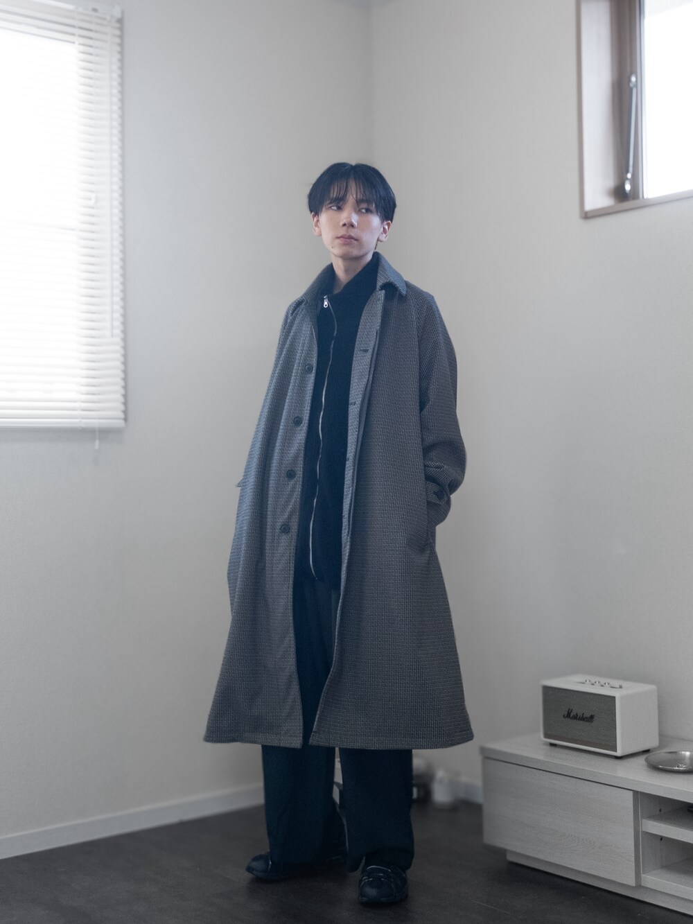 「新星WEARISTAにエントリー、WEARyouthコーデ、remer、remerコーデ、クリスマスに着たい服、マイベストコーデ2023、冬アウター、ロングコート、チェック柄、クリスマスコーデ、きれいめコーデ、デートコーデ、スラックス、レイヤードスタイル、韓国ファッション」｜「remerのloose Balmacaan over long coat / ルーズバルマカーンオーバーロングコート（ステンカラーコート、その他）」を使った、みなりん(Minari)さん（骨格ナチュラル・メンズ・172cm）の冬コーディネートの4枚目の写真