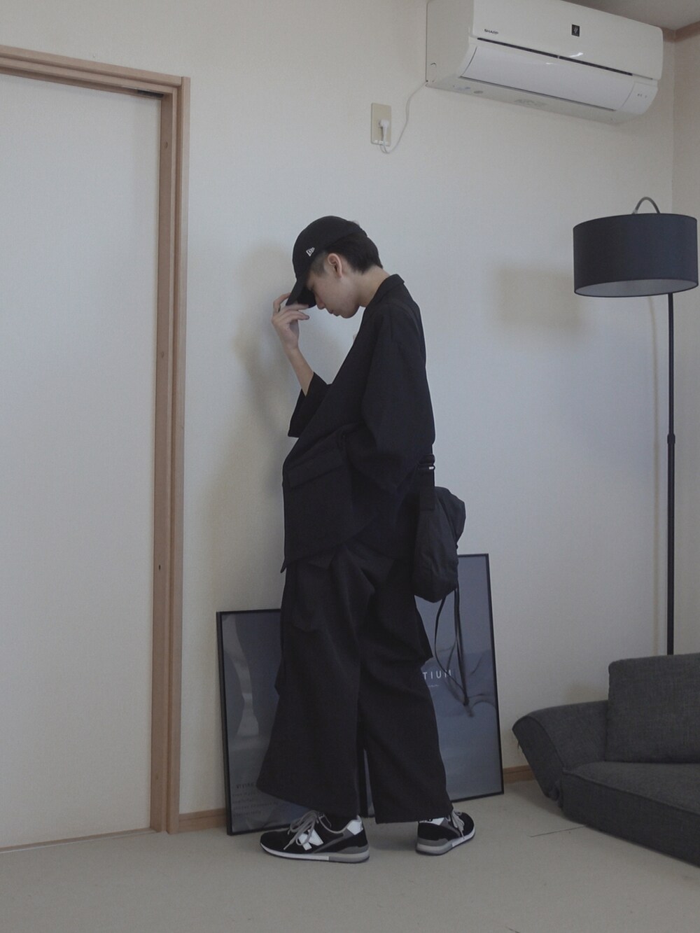 「このスタイルがお気に入り、オトナカジュアル、remer、remerコーデ、ootd、シンプルコーデ、オールブラック、ブラック、ブラックコーデ、カーゴパンツ、ショルダーバッグ、きれいめカジュアル、キレイめ、メンズファッション、セットアップ」｜「remerのloose basic layered tank top / ルーズベーシックレイヤードタンクトップ（タンクトップ、ホワイト系）」を使った、みなりん(Minari)さん（骨格ナチュラル・メンズ・171cm）の夏コーディネートの5枚目の写真
