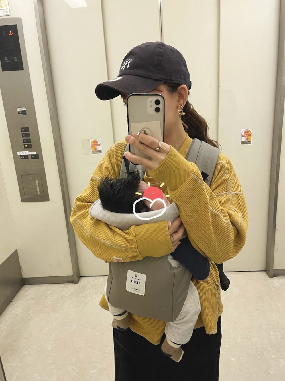「カラーコーデ、春色、春コーデ、春のおしゃ見えテクニック、春服みてみて、キャップ、スニーカー、シンブルコーデ、お出かけコーデ、休日スタイル、プチプラ、大人カジュアル、春ファッション、レディースファッション、ストリート」｜「Javaの《JaVaジャバ 別注》シンプルなのに格上げ。2way配色ワッフルロンTee（Tシャツ/カットソー、イエロー系）」を使った、chicchimoさん（骨格ナチュラル・レディース・152cm）の春コーディネートの3枚目の写真