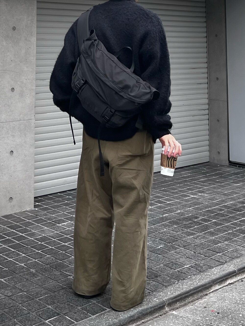 ã°ãªãŒã³ç³»ã®ãããã³ãããã©ãã¯ç³»ã®Tã·ã£ã/ã«ãããœãŒããã©ãã¯ç³»ã®ã«ãŒãã£ã¬ã³/ãã¬ããççšããã¡ã³ãºã®æ¥ã³ãŒãã£ããŒãã®2æç®ã®åç