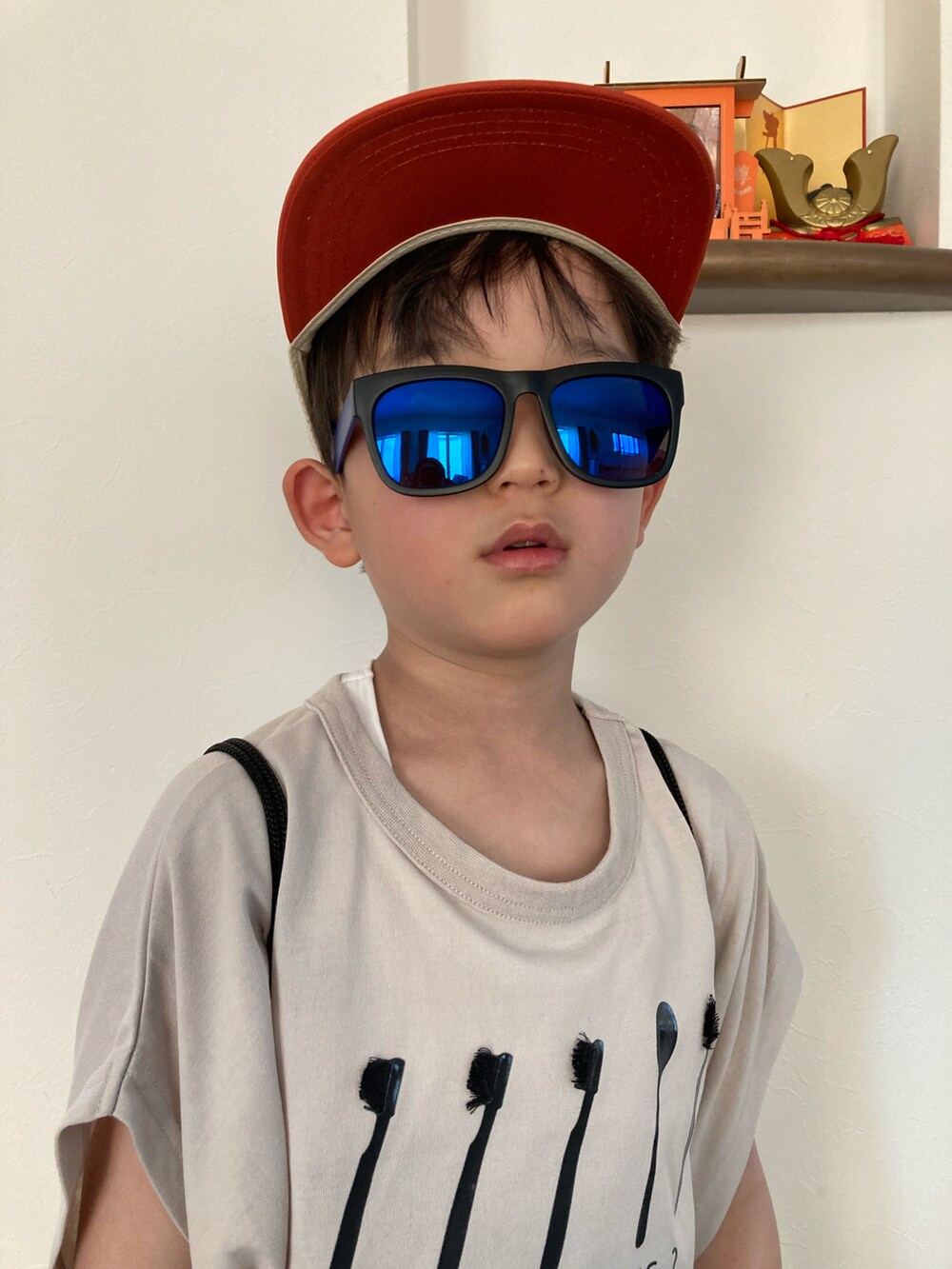 「ごきげんウィーク、休日コーデ、おしゃれさんと繋がりたい、カジュアルコーデ、夏、デニム、めがね、UNIQLO、しまむら」｜「しまむらのアイテム（キャップ、ベージュ系）」を使った、たけさん☆さん（メンズ・100cm）の春コーディネートの3枚目の写真