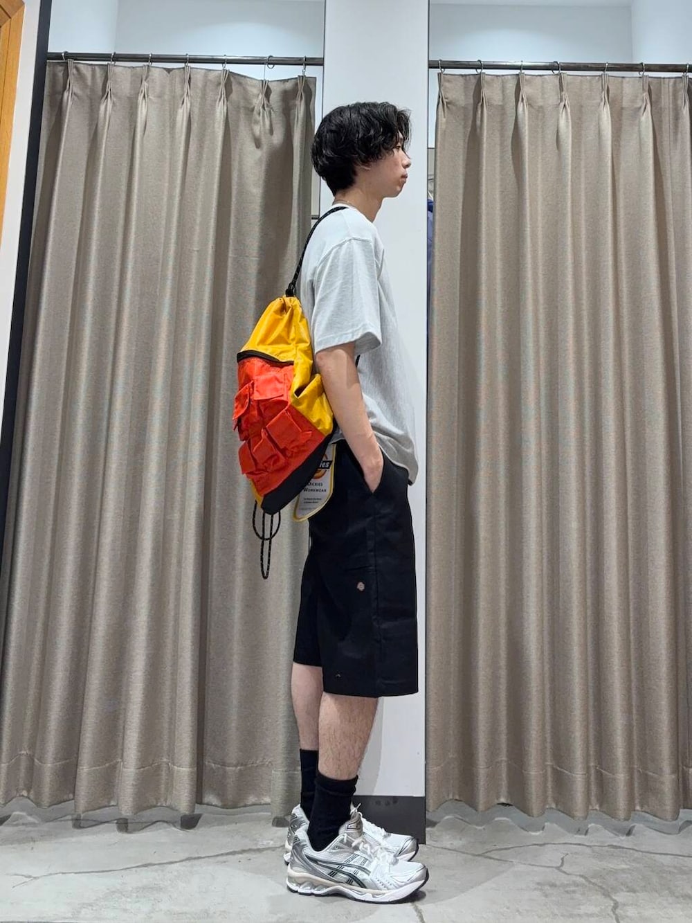 「アーバンリサーチ、オーバーサイズ、カジュアルコーデ、URBANRESEARCH、夏コーデ、夏、休日スタイル、リラックス、20代、メンズスタイル、メンズ、ur、お出かけコーデ、休日、機能性素材」｜「ChampionのLOWERCASE×Champion　速乾ReverseWEave TEE（Tシャツ/カットソー、グレー系）」を使った、manatoさん（メンズ・173cm）の夏コーディネートの2枚目の写真