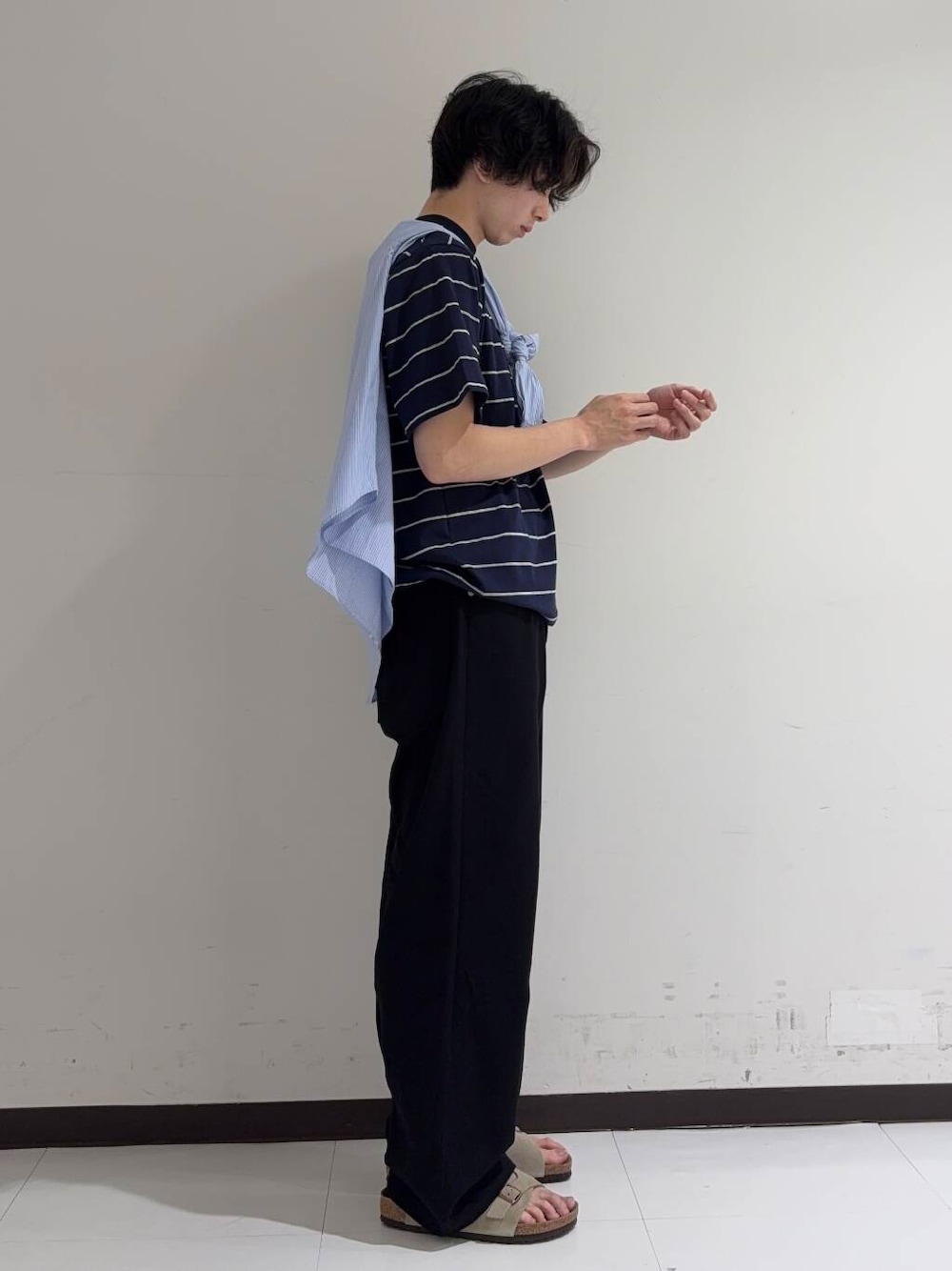 「アーバンリサーチ、カジュアルコーデ、URBANRESEARCH、夏コーデ、夏、newarrival、休日スタイル、新作、リラックス、20代、メンズスタイル、綺麗め、メンズ、ur、休日」｜「THOMAS MASONのnew basic　THOMAS MASON OVER SHIRTS（シャツ/ブラウス、その他）」を使った、manatoさん（メンズ・173cm）の夏コーディネートの2枚目の写真
