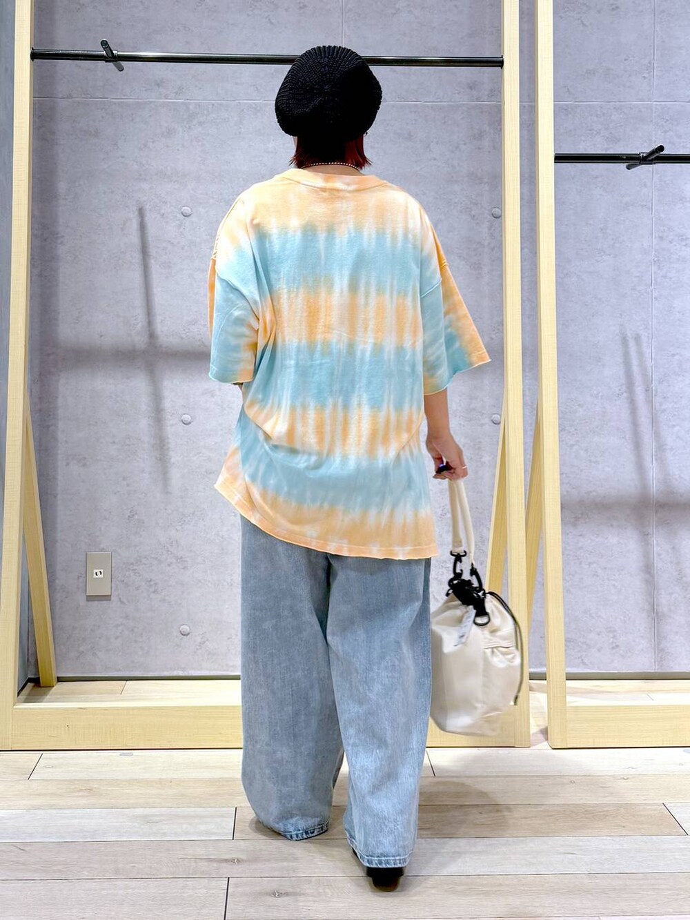 「低身長、着痩せ・細見え、カジュアル、LEPSIM、旅行、テーマパーク、楽ちんコーデ、春コーデ、夏コーデ」｜「LEPSIMのサマーニットワッチ　110321（ハンチング/ベレー帽、ブラック系）」を使った、ぴんさん（レディース・153cm）の春コーディネートの4枚目の写真