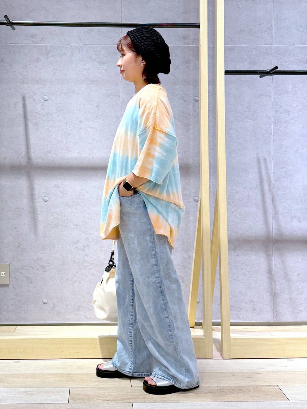 「低身長、着痩せ・細見え、カジュアル、LEPSIM、旅行、テーマパーク、楽ちんコーデ、春コーデ、夏コーデ」｜「LEPSIMのサマーニットワッチ　110321（ハンチング/ベレー帽、ブラック系）」を使った、ぴんさん（レディース・153cm）の春コーディネートの5枚目の写真
