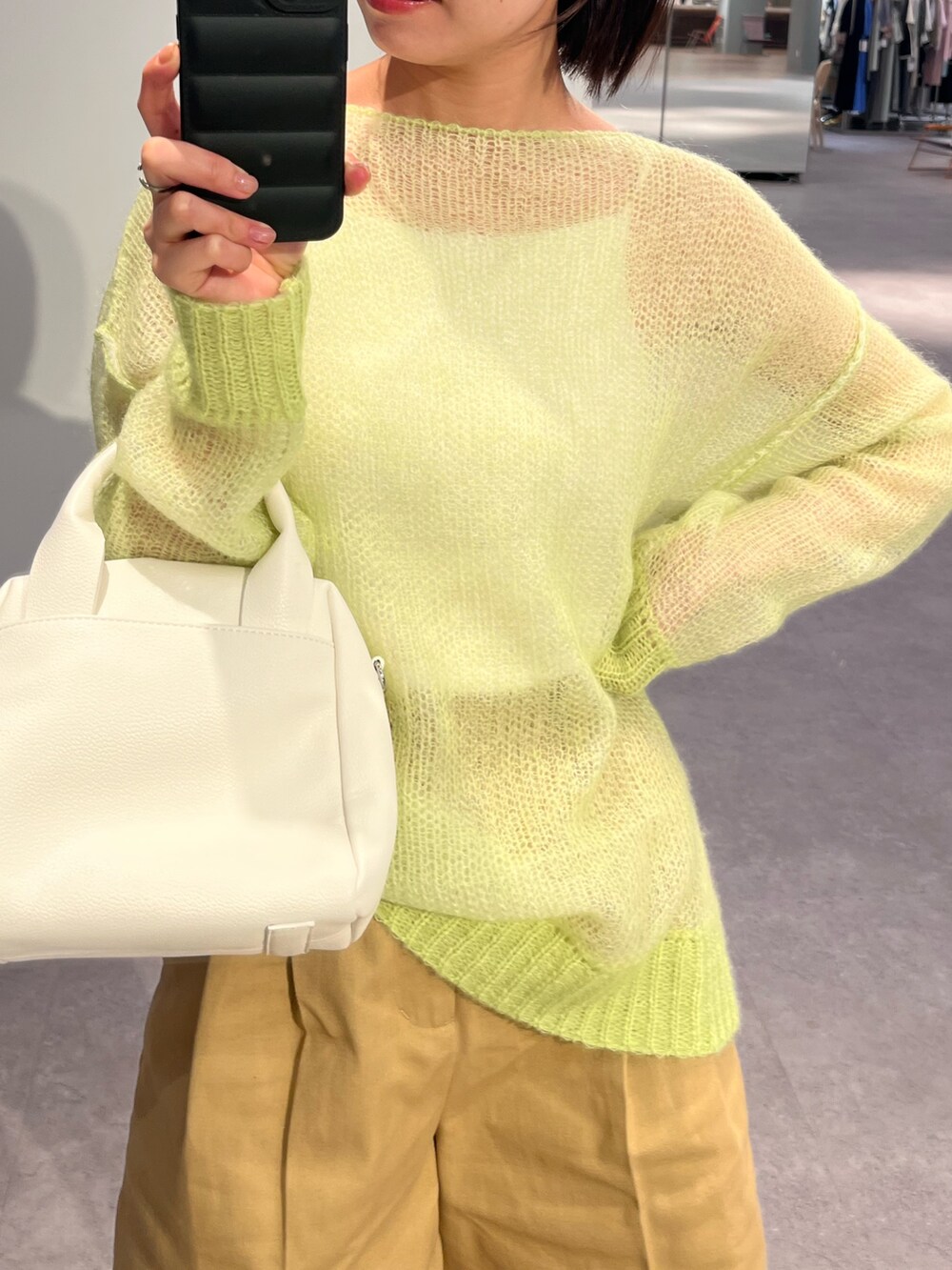 「春色、メガネ女子、春服、おしゃれさんと繋がりたい、キレイめカジュアル、初春コーデ、休日スタイル、ootd、大人カジュアル、ローファー、ニット、グリーン、フリーズマート(FREE'S MART)、プチプラコーデ、リラックススタイル」｜「FREE'S MARTの◆配色レイヤードシアーニット（ニット/セーター、グリーン系）」を使った、𝐑𝐈𝐎さん（レディース・163cm）の冬コーディネートの2枚目の写真