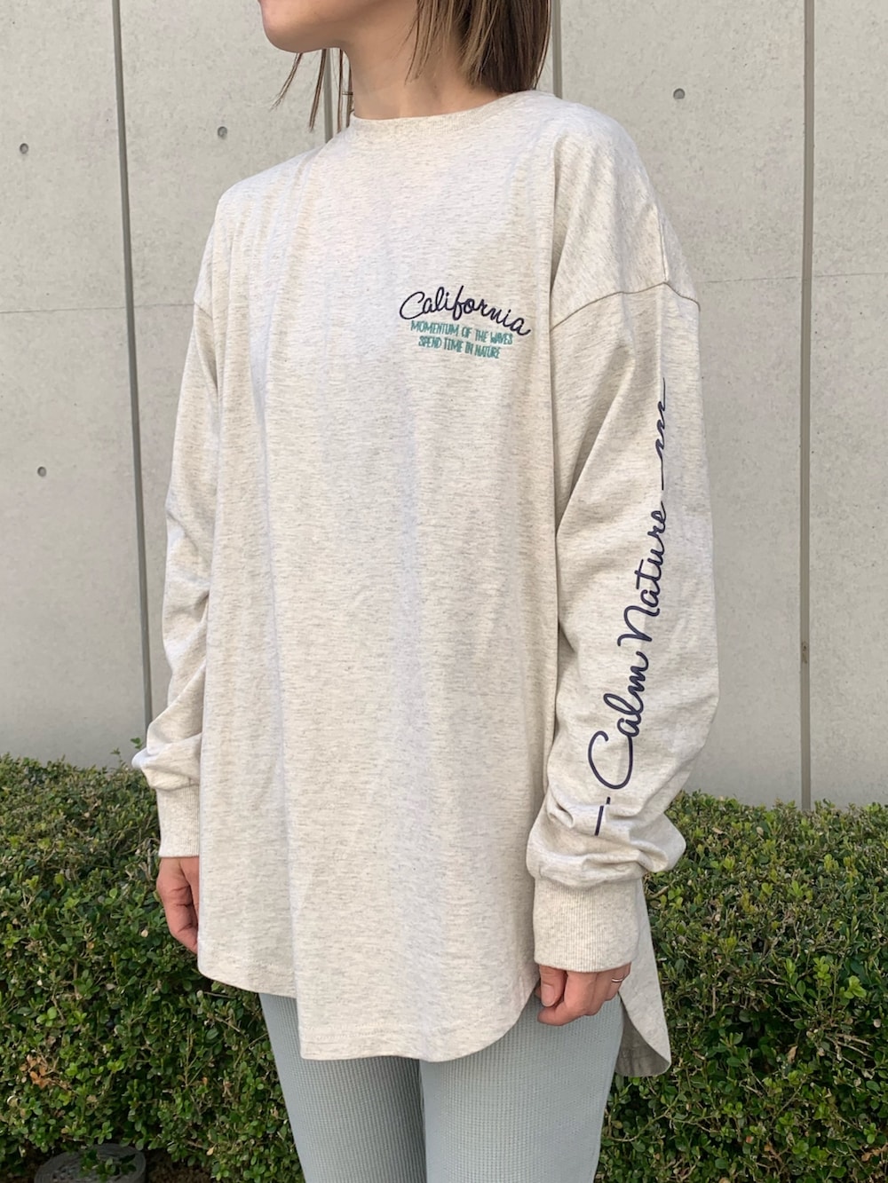 「デニムシャツ、リブパンツ、スニーカー、カラーパンツ、春コーデ、プチプラ、パステルカラー、ラクチンコーデ、オトナカジュアル、春、大人女子、リラックススタイル、ロンT、adidas spezial、adidas」｜「anap mimpiのウエストギャザーワッフルフレアパンツ（その他パンツ、グリーン系）」を使った、Nakamuraさん（レディース・157cm）の春コーディネートの9枚目の写真