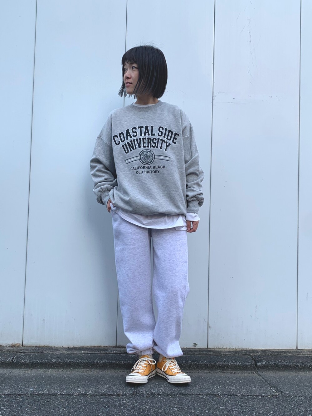 「スウェットパンツ、スウェットコーデ、ファーコート、ミントグリーン、スウェット、オールスター、コンバース、カジュアルコーデ、スニーカー、大人カジュアル、休日コーデ、ラクチンコーデ、mimpi、プチプラ、お正月コーデ」｜「anap mimpiのステンカラーフェイクファーコート（ブルゾン、グリーン系）」を使った、Nakamuraさん（レディース・156cm）の冬コーディネートの3枚目の写真