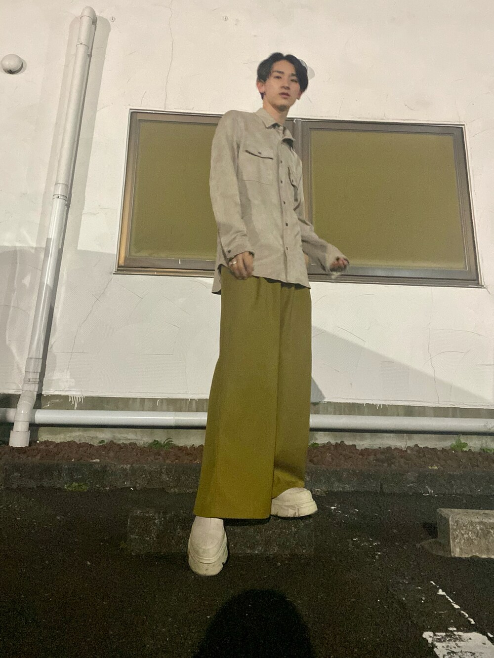 「大人カジュアル、フレアパンツ、秋コーデ、秋服、秋色、ベージュ、シンプルコーデ、今日のコーデ、スニーカーコーデ、ブラウン、いいね、save、フォローお願いします🤑、秋、カラーパンツ、ジャケット、プチプラ」｜「ZARAのアイテム（ノーカラージャケット、ベージュ系）」を使った、しゅうとさん（メンズ・175cm）の秋コーディネートの2枚目の写真