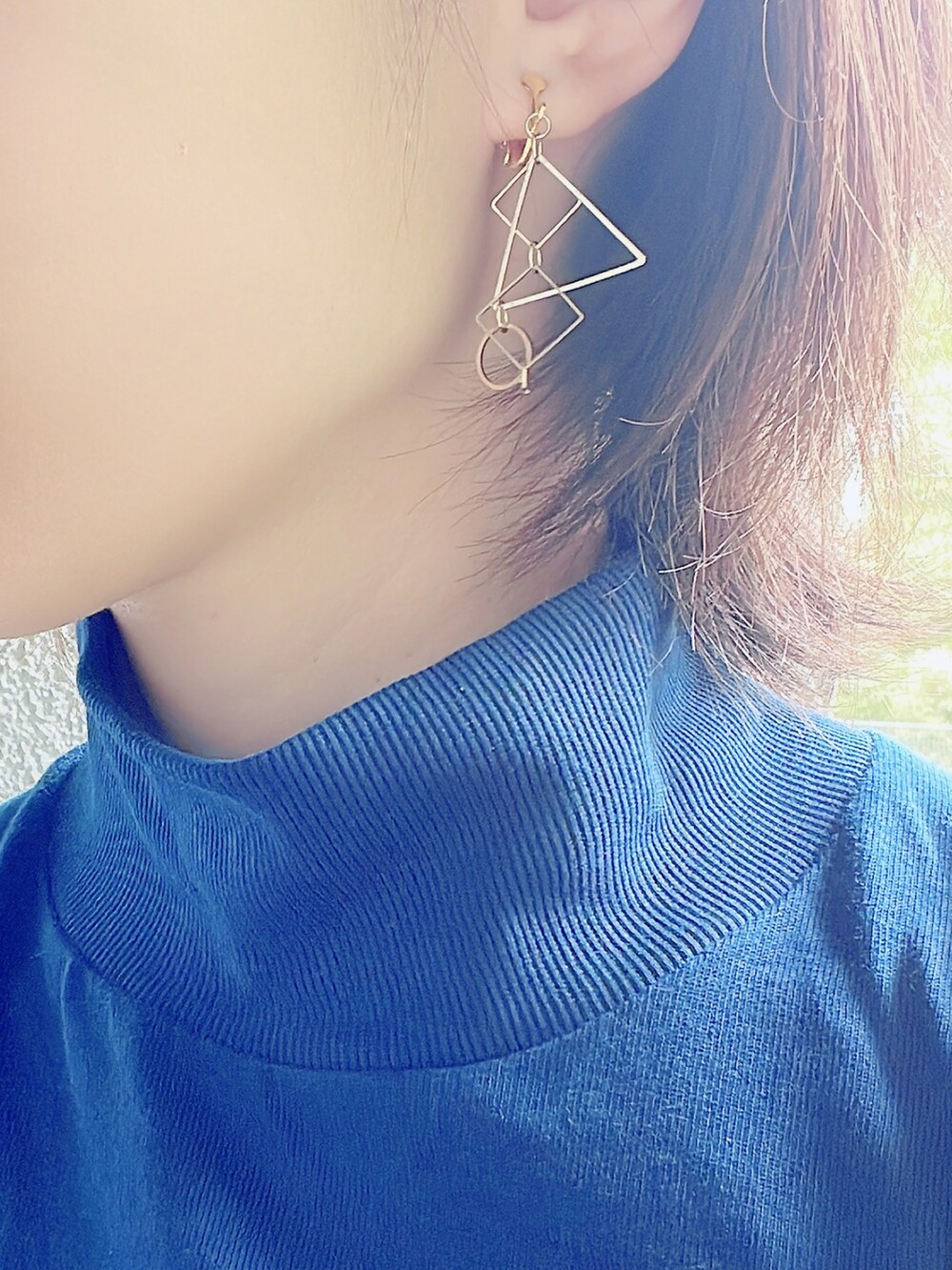 「楽チンコーデ、シンプル、ワンピース、レイヤードスタイル、ローファー、ZARA、プチプラ、blue、青、イヤリング」｜「Handmadeのアイテム（イヤリング、ゴールド系）」を使った、Sakuさん（レディース・164cm）の夏コーディネートの3枚目の写真