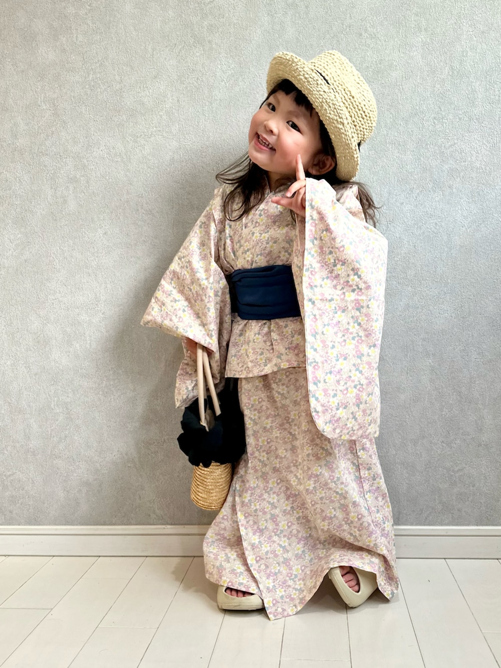 「麦わら帽子、サンダル、浴衣、夏コーデ、お祭り、セットアップ、ワンピース、Branshes、プチプラ、キッズファッション」｜「BRANSHESのリボン付きペーパーハット（ハット、ホワイト系）」を使った、kii_memeさん（キッズ・151cm）の春コーディネートの2枚目の写真