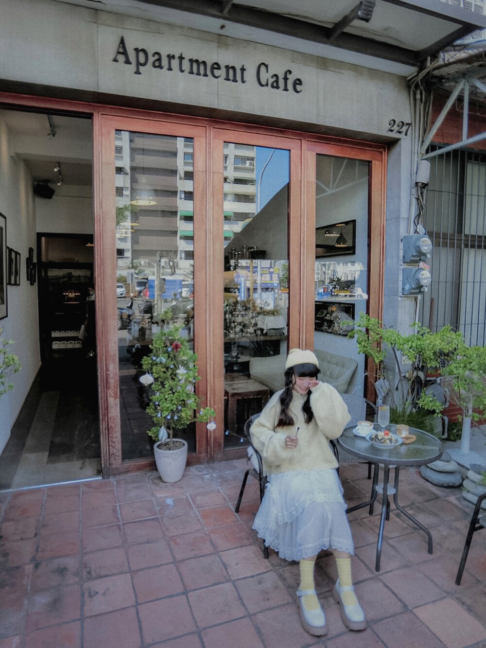 「冬のコーデ、今日のコーデ、休日スタイル」｜「no brandのアイテム（トップス、イエロー系）」を使った、Krystalさん（レディース・160cm）の冬コーディネートの2枚目の写真