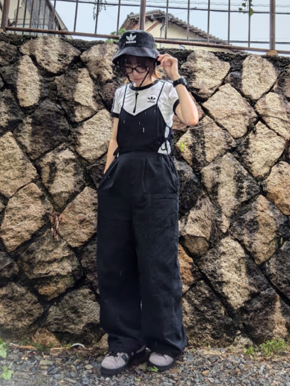 adidas OriginalsのTシャツ/カットソーを使った「サロペット」の人気