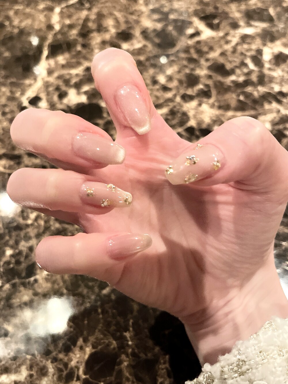 ピンク系のその他を着用したレディースの春コーディネートの2枚目の写真