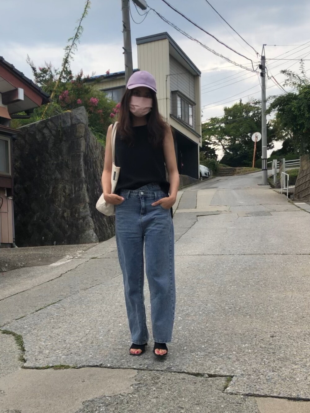「オトナカジュアル、カジュアルコーデ、サンダル、パンツコーデ、きれいめカジュアル、Samantha Thavasa、SDGs」｜「Samantha ThavasaのSamantha Green キャップ（キャップ、パープル系）」を使った、Alice さん（レディース・163cm）の夏コーディネートの4枚目の写真