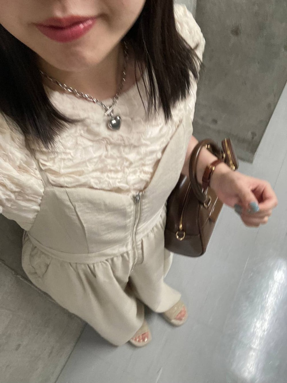 「LOWRYS FARMのカンドウフィットニットサンダル 283661（サンダル、ホワイト系）」を使った、楓香さん（レディース・155cm）の夏コーディネートの5枚目の写真