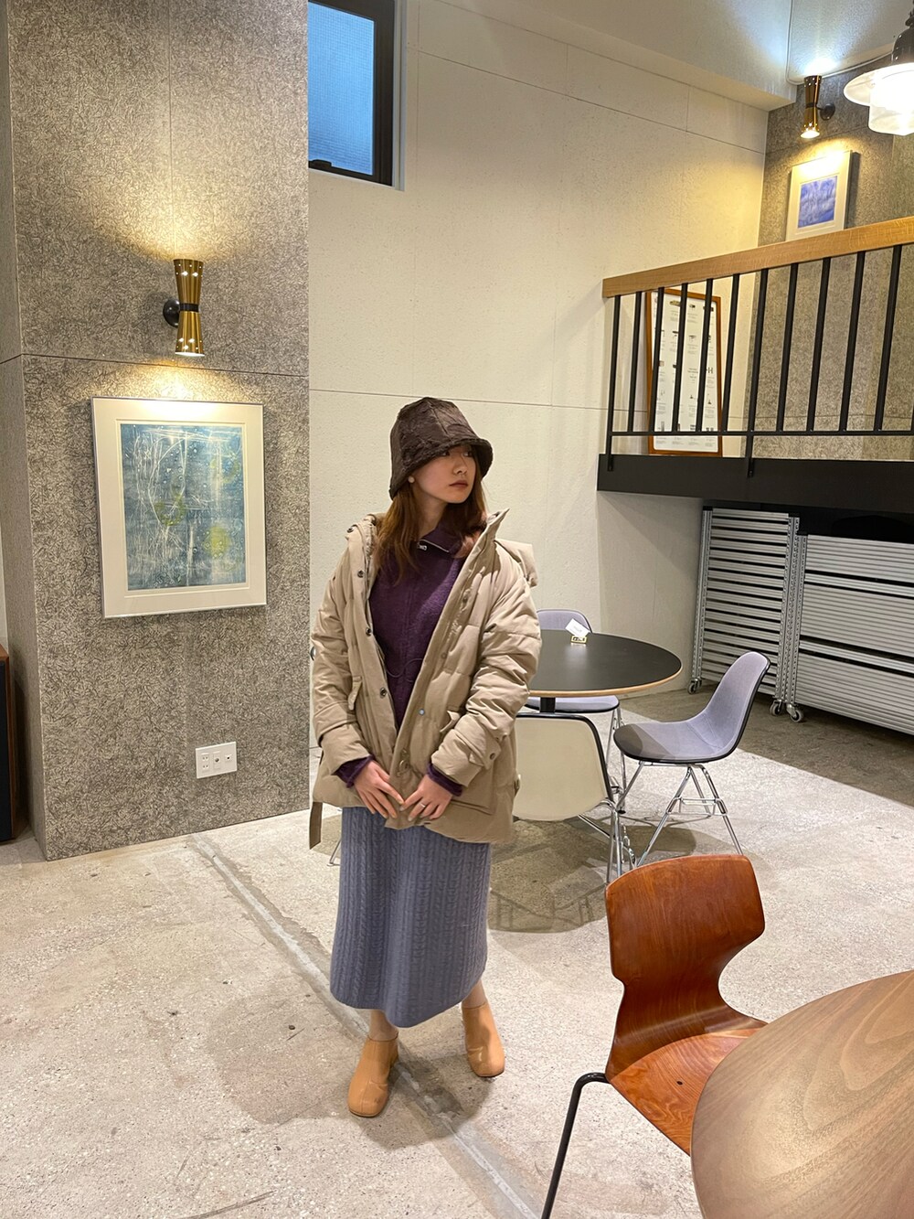 「大人カジュアル、シンプルコーデ、休日スタイル、お洒落さんとつながりたい、オーバーサイズ、ロングワンピース、雨の日コーデ、ootd、今日のコーデ、パープル、カジュアル、古着、プチプラ、冬コーデ、ダウンジャケット」｜「Y'sのアイテム（帽子、ブラウン系）」を使った、hanaさん（レディース・158cm）の春コーディネートの5枚目の写真