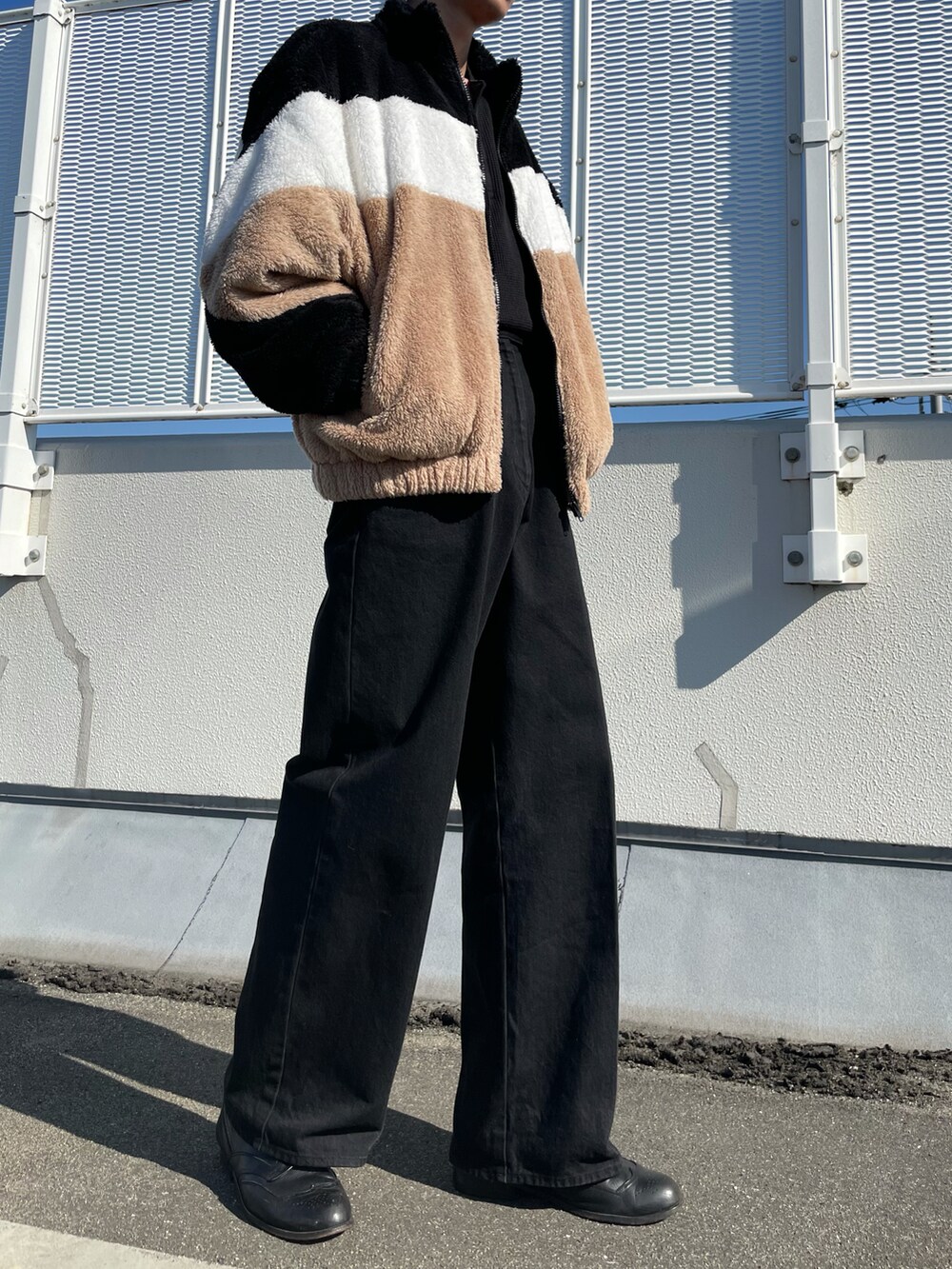 「neosのアイテム（ジャケット/アウター、ブラック系）」を使った、Removelさん（メンズ・176cm）の秋コーディネートの4枚目の写真