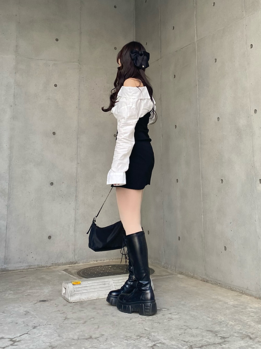 「今日のコスメと服、春夏コーデ、春服デビュー宣言、ワンピース、ワンピースコーデ、モノトーンコーデ、プチプラコーデ、韓国ファッション、韓国コーデ」｜「SHEINのアイテム（ワンピース、ブラック系）」を使った、미카(ミカ)さん（レディース・157cm）の春コーディネートの3枚目の写真