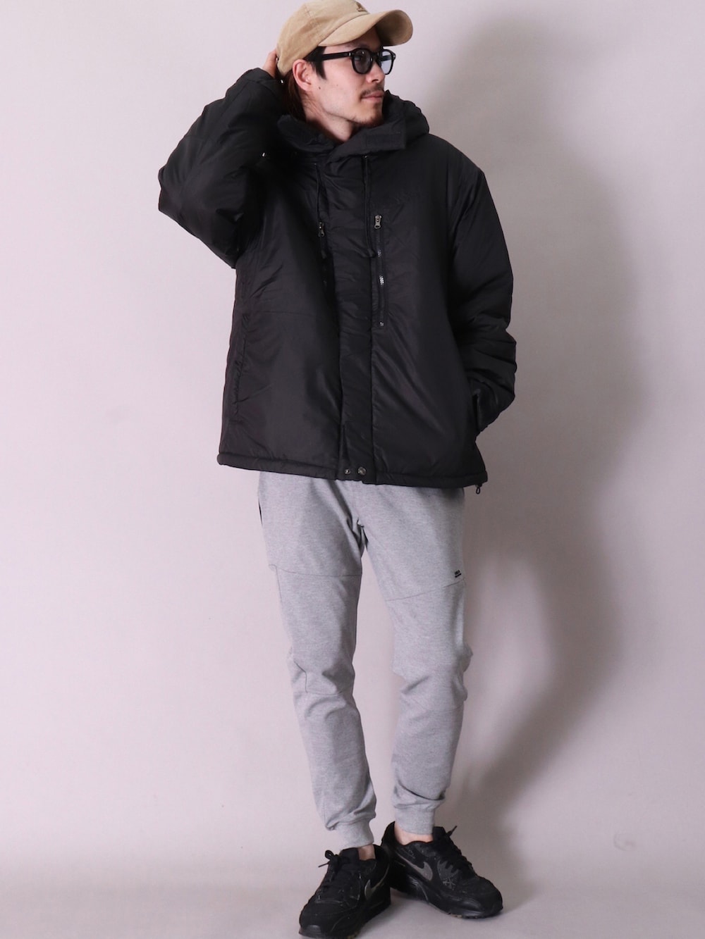 「ootd、おしゃれさんと繋がりたい、今日のコーデ、ダウンジャケット、冬コーデ、アウトドアスタイル、アウター、カジュアル、ワイドパンツ、オーバーサイズ、おそろいコーデ、ユニセックス」｜「BAYBLOの【ユニセックス】ビッグシルエット アウトドア パーカー 中綿 ジャケット(BG)（ダウンジャケット/コート、グレー系）」を使った、【BAYBLO】Officialさん（レディース・159cm）の冬コーディネートの3枚目の写真