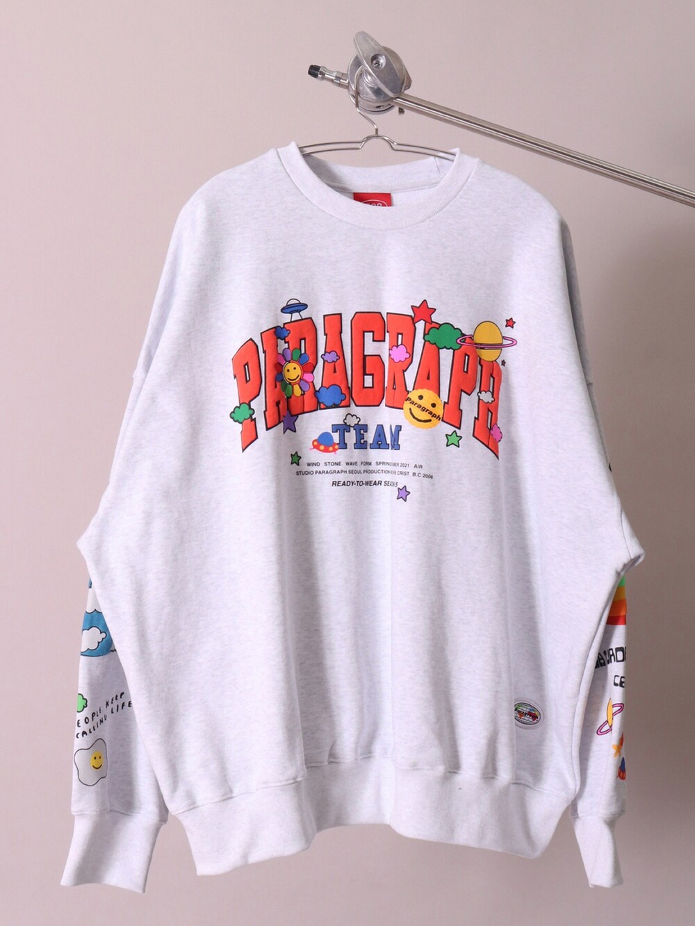 「ootd、おしゃれさんと繋がりたい、今日のコーデ、おそろいコーデ、ユニセックス、春コーデ、パラグラフ、Paragraph、スウェット、シェフパンツ、韓国ファッション、韓国ブランド、ストリート」｜「THE NORTH FACEのTHE NORTH FACE/ザ・ノースフェイス　TNF Logo Cap TNFロゴキャップ（ユニセックス）（キャップ、ブラック系）」を使った、【BAYBLO】Officialさん（メンズ・172cm）の春コーディネートの4枚目の写真