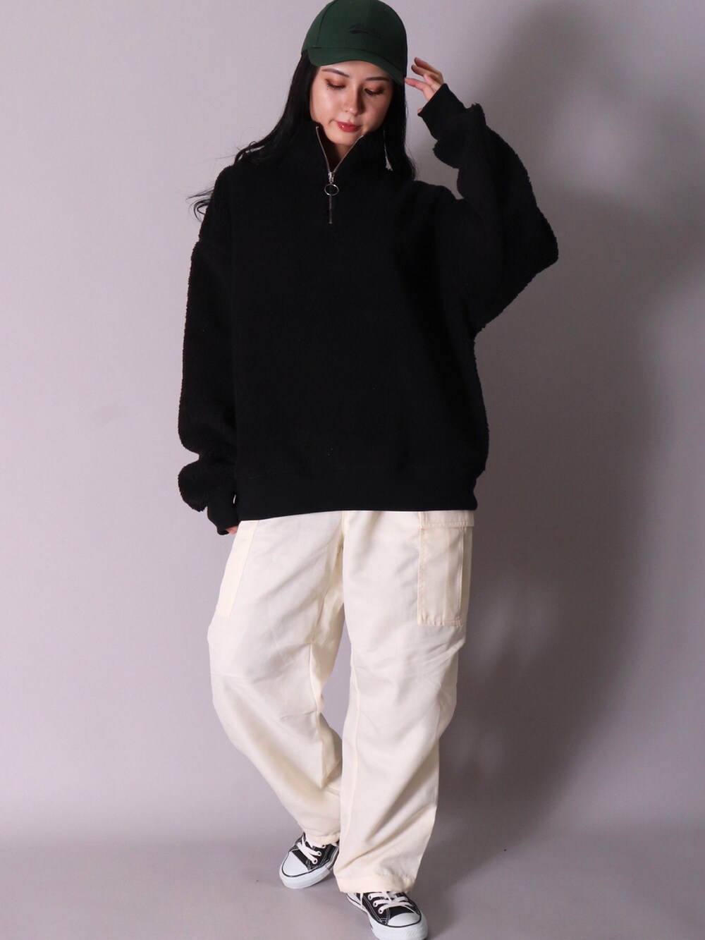 「カーゴパンツ、ootd、おしゃれさんと繋がりたい、今日のコーデ、オーバーサイズ、ビッグシルエット、フリース、アウトドアスタイル、大学生、秋コーデ、秋冬コーデ、冬コーデ、カジュアルコーデ」｜「HUFのCORD BUCKET HAT / HUF コーデュロイ バケットハット（ハット、ブラック系）」を使った、【BAYBLO】Officialさん（メンズ・172cm）の秋コーディネートの5枚目の写真