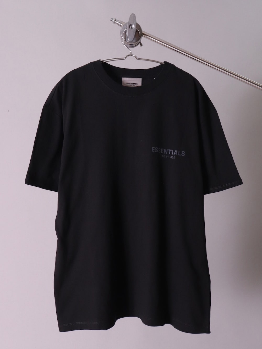 「ビッグシルエット、スニーカー、ストリート、厚底シューズ、ootd、おしゃれさんと繋がりたい、今日のコーデ、fogEssentials、春コーデ、夏コーデ、キャップ、キャップ女子、Tシャツ、ロゴT、スニーカーコーデ」｜「LUXE/R GOLFの【ユニセックス】【LUXE/R】立体 コード 刺繍 ロー キャップ(RMS)（キャップ、ブラック系）」を使った、【BAYBLO】Officialさん（レディース・159cm）の春コーディネートの4枚目の写真