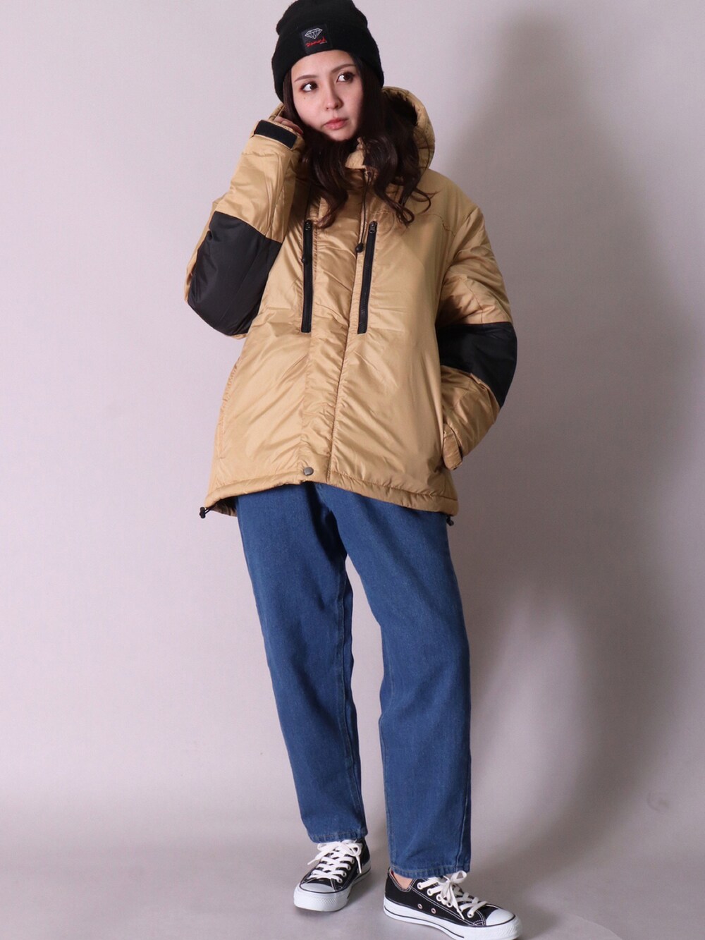 「ootd、おしゃれさんと繋がりたい、今日のコーデ、ダウンジャケット、冬コーデ、アウトドアスタイル、アウター、カジュアル、ワイドパンツ、オーバーサイズ、おそろいコーデ、ユニセックス」｜「BAYBLOの【ユニセックス】ビッグシルエット アウトドア パーカー 中綿 ジャケット(BG)（ダウンジャケット/コート、グレー系）」を使った、【BAYBLO】Officialさん（レディース・159cm）の冬コーディネートの2枚目の写真
