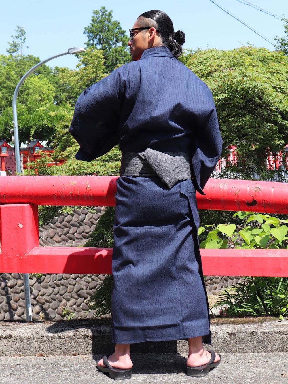 「夏映え浴衣コーデ、浴衣、浴衣女子、浴衣男子、夏コーデ、今日のコーデ、ootd、おしゃれさんと繋がりたい、コスプレ、夏祭り」｜「BAYBLOの【4点セット】ゆかた ( 浴衣 & 帯 & 下駄 & 扇子 )(BG)（浴衣、グレー系）」を使った、【BAYBLO】Officialさん（メンズ・170cm）の夏コーディネートの5枚目の写真