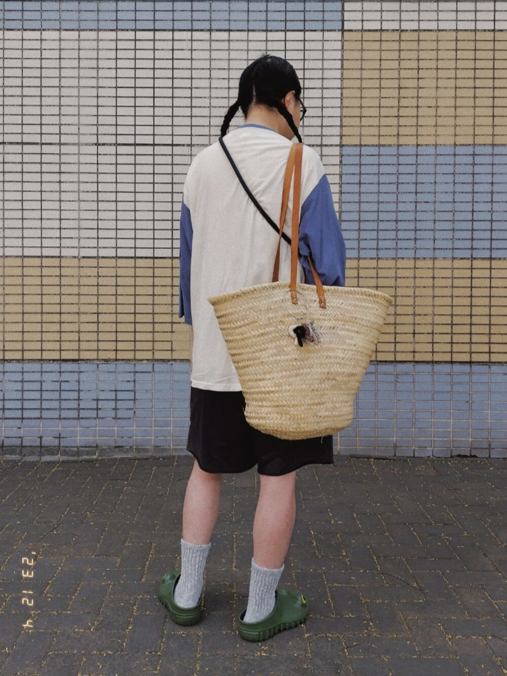 「Absolute Vintage Eyewear、eel、AMENCTL、JWANDERSON、Wellipets、ootd、outfitoftheday、outfit、coordinate、今日のコーデ、今日の服、服、コーディネート、FASHIONpaak」｜「Absolute Vintage Eyewearのアイテム（メガネ、ブラック系）」を使った、Paak Chanさん（メンズ・172cm）の冬コーディネートの3枚目の写真